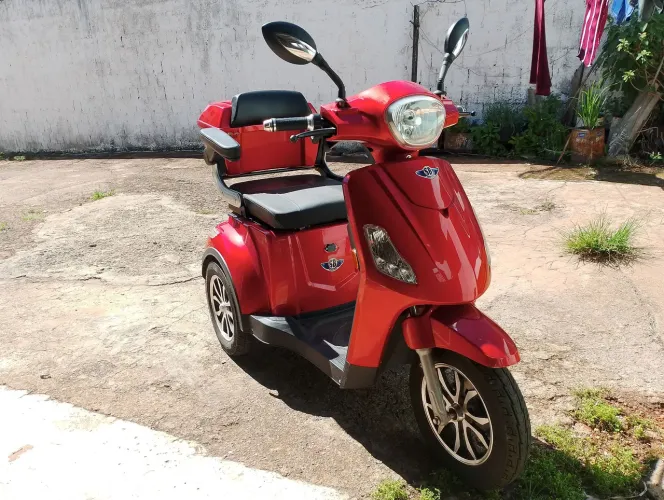 Triciclo elétrico 100km rodados 