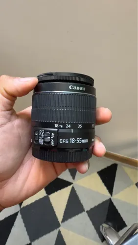 Lente Canon EF-S 18-55mm extremamente nova