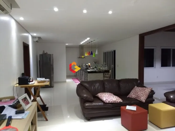 Casa à venda no Condomínio Xangrilá
