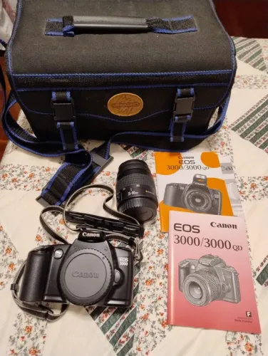 Canon EOS 3000 - Câmera SLR Analógica
