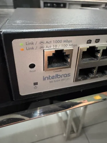 Switch SG 5204 MR L2 + Gerenciavel 48 Portas Gigabit + 4PGBIC INTELBRAS 4760046