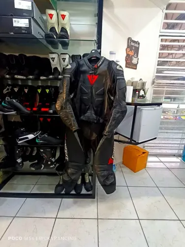 Macacão Dainese 56 eur avro d duas peças 