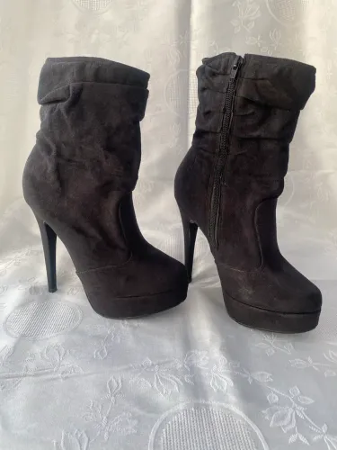 Bota plataforma linda 