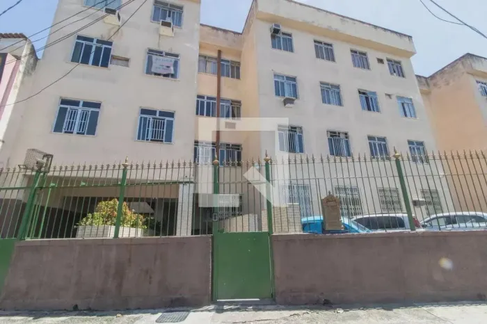 OLARIA/RAMOS - JORGE ALMIR - ALUGA - Térreo - 3 QUARTOS