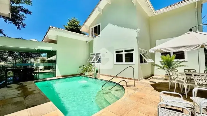 Casa em Condomínio fechado em Itaipava