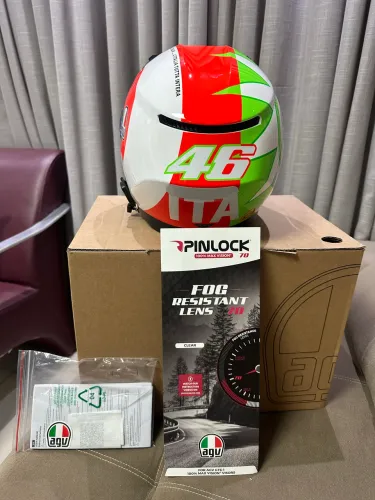 CAPACETE AGV ORIGINAL E NOVO