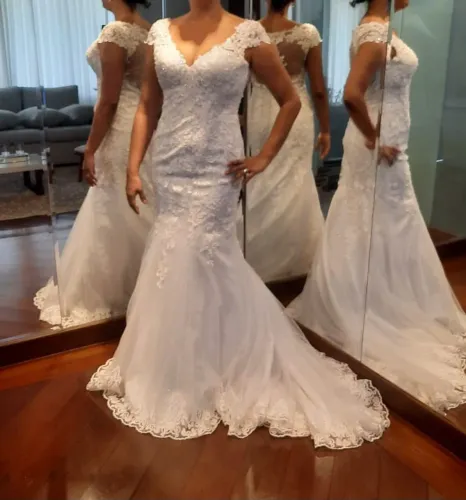 Vestido de Noiva Sereia com Renda e Cauda