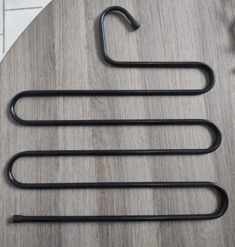 Cabide para calças e lenços