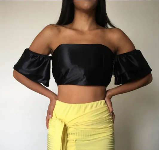 Top Cropped Preto Ciganinha