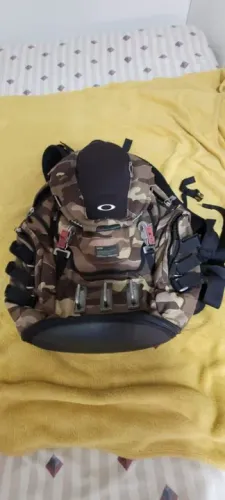 Mochila Oakley camuflada