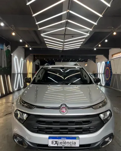 *COM PRESENTE* Fiat Toro Freedom 2.0 16V 4X2 TB Diesel Mec. 2017