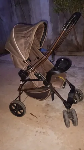 Carrinho de bebê *