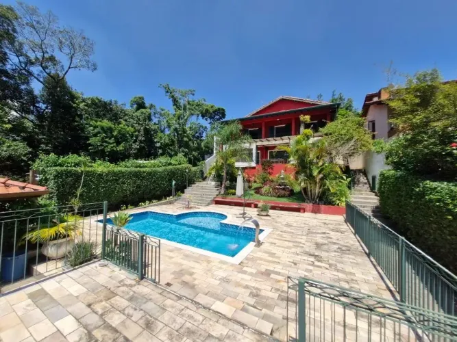 CASA 4 QUARTOS / SUÍTES - GRANJA VIANA