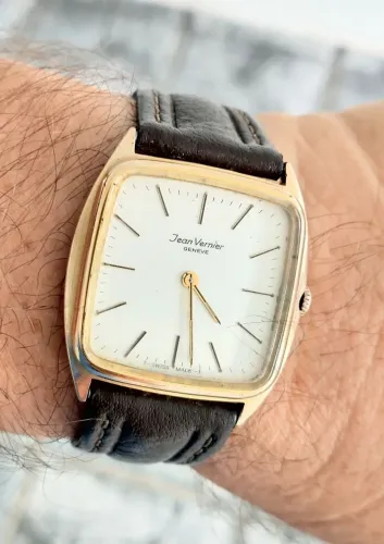 Relógio Jean Vernier Geneve à corda - Elegância Suíça anos 80