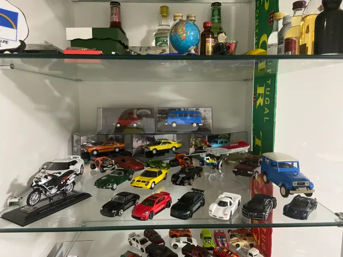 Miniaturas de carro para escolha