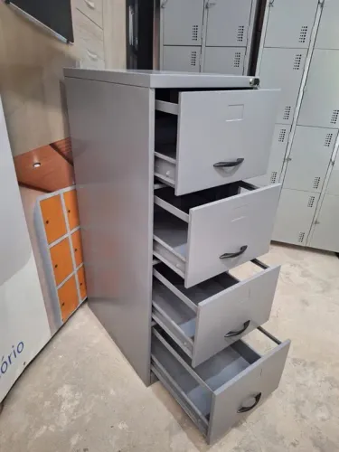 Arquivo de aço com 4 gavetas