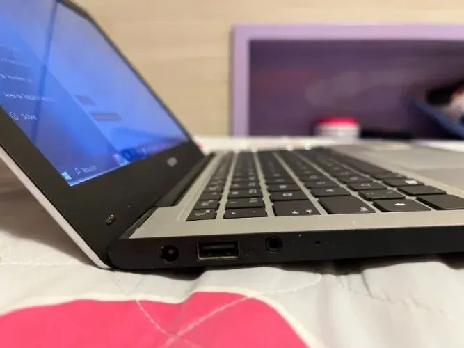 Vendo notebook Acer usado, funcionando e em bom estado de conservação
