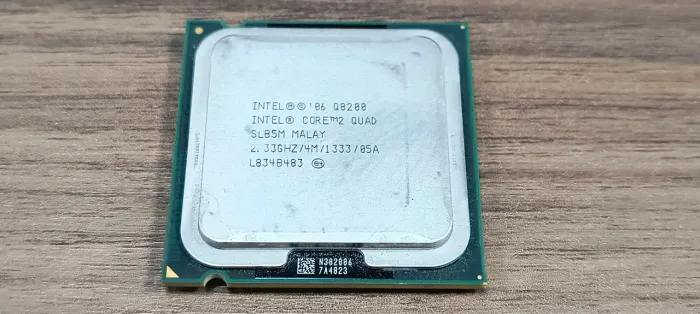 Processador Intel Core 2 Quad Q8200 2.33GHz