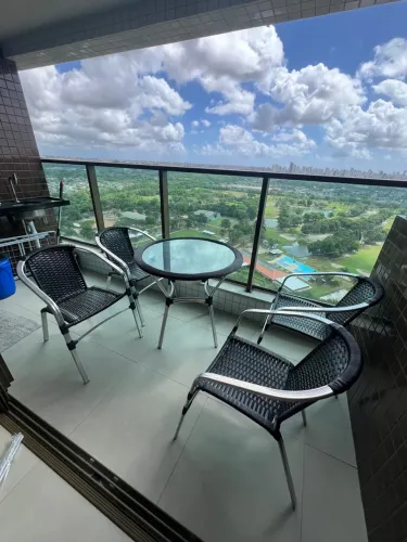 Vendo Conjunto Mesa e Cadeira 