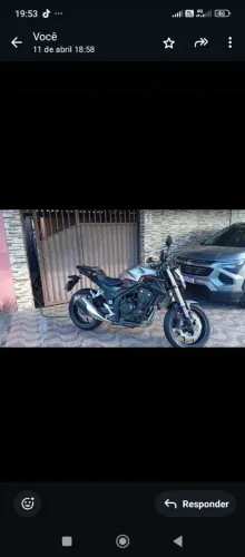 Moto super conservada de garagem