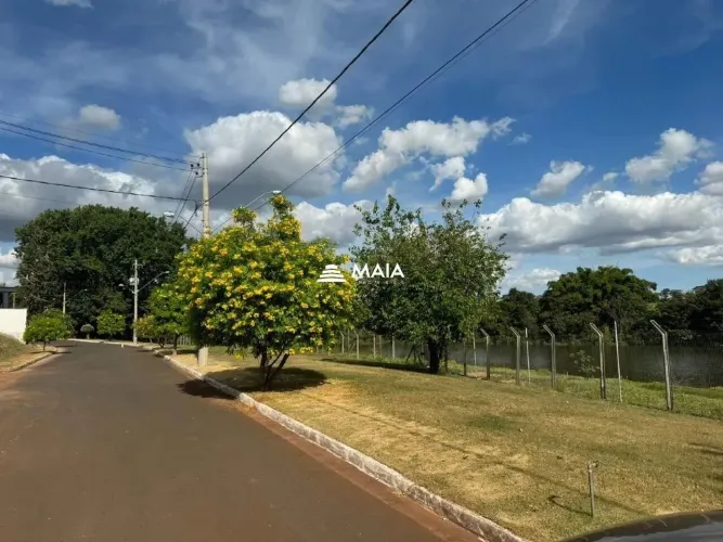 Terreno à venda no Condomínio Jockey do Lago