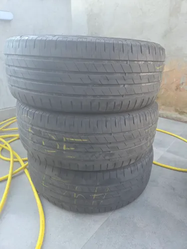 Pneus Goodyear Wrangler Territory 215/55 R18 meia vida