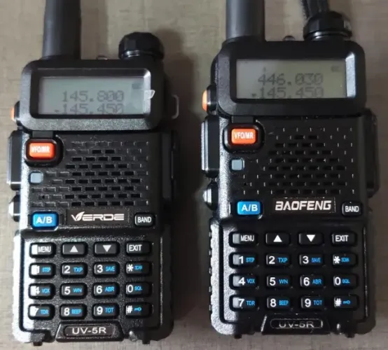2 Rádios HT UV-5R + Acessórios | Ideal p/ atividades táticas, trilha, pesca, segurança etc