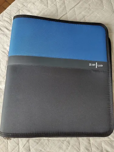 Colecionador caderno universitario semi novo, divisórias coloridas e 2 kits d folhas
