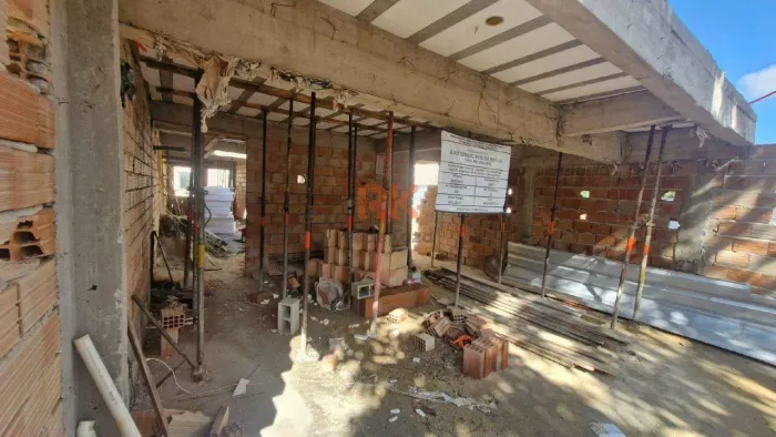 Casa geminada à venda, 3 quartos, 1 suíte, 3 vagas, Cabral - Contagem/MG