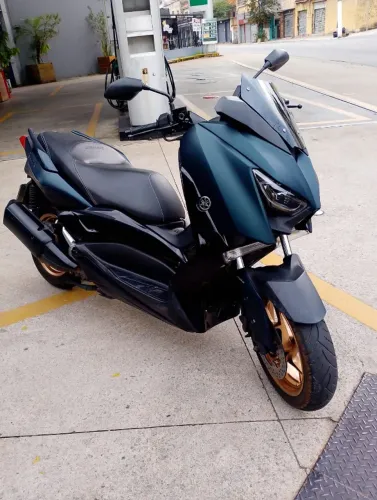 XMAX 2024 baixa kilometragem 