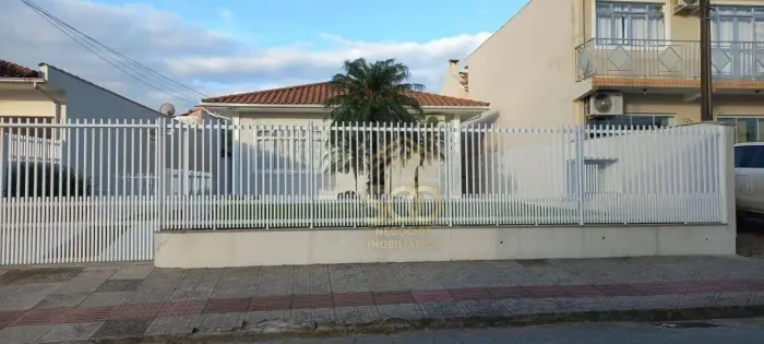 Casa com 3 dormitórios à venda, 200 m² por R$ 1.045.000,00 - Fazenda Santo Antônio - São J