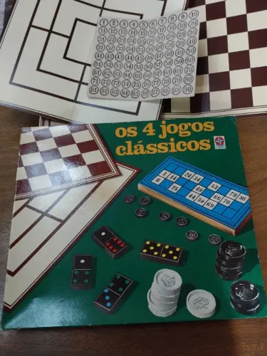 Jogo tabuleiro Quatro jogos clássicos Estrela