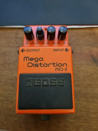 Pedal Boss Mega Distortion MD-2