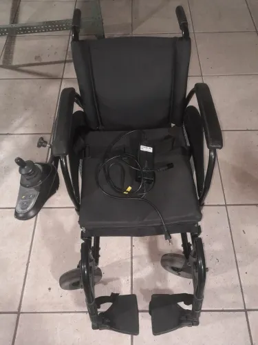 Cadeira de rodas elétrica 