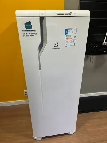 Geladeira/Refrigerador Electrolux 240 Litros 