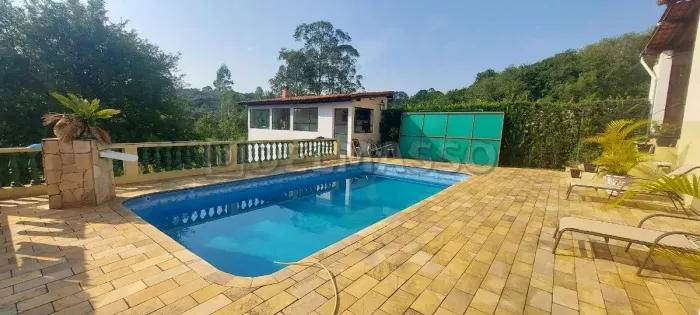 Chácara com rio nos fundos!