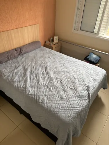 Cama queen casal