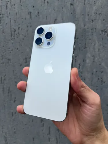iPhone 15 pro Max 256gb sem detalhes