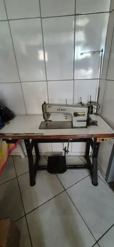 Máquina de costura industrial