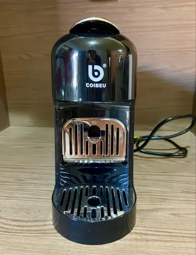 Cafeteira cápsula tipo Nespresso COIBEU.