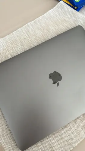 MacBook Air M1 2020 - Excelente Estado