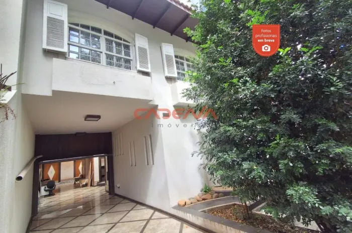 Casa comercial com 4 vagas para aluguel no Água Verde
