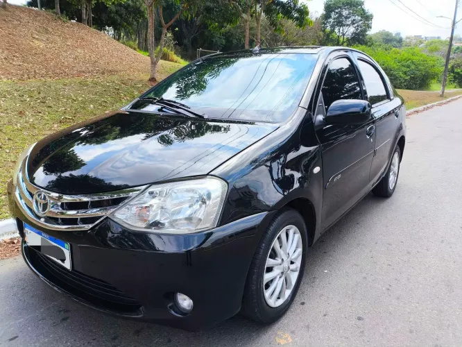 Toyota Etios XLS Sedan 1.5 Flex 16V 4P Mec. 2013