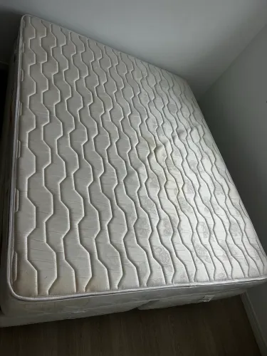 CAMA BOX CASAL USADA EM ÓTIMO ESTADO