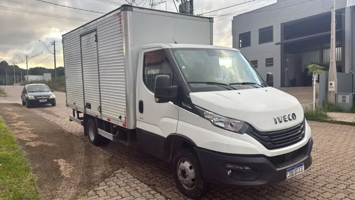 Iveco Daily 55-180 Longo Baú 2023/2024 ? R$22mil Abaixo da FIPE