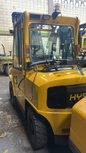 Empilhadeira Hyster H80XM 4000kg GLP Com Posicionador de Garfos