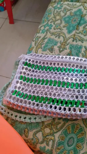 Bolsas de lacres e crochê