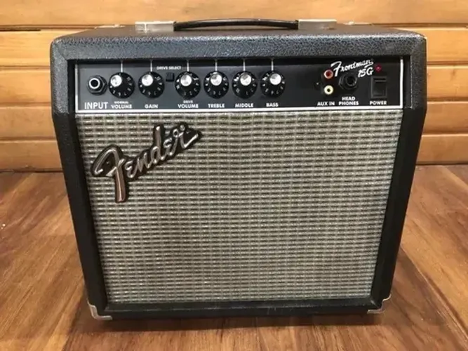 Amplificador de guitarra Fender Frontman 15g usado 