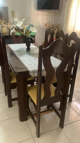 Mesa de Jantar com 8 cadeiras