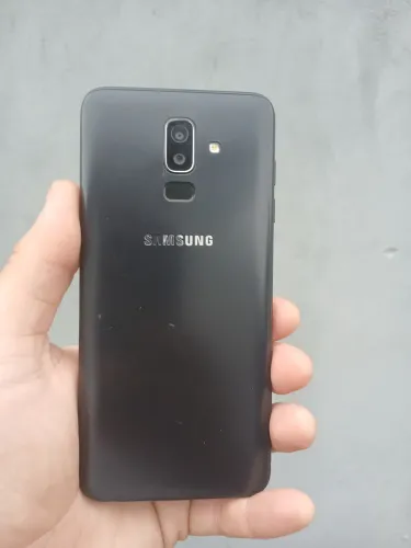 Samsung J8